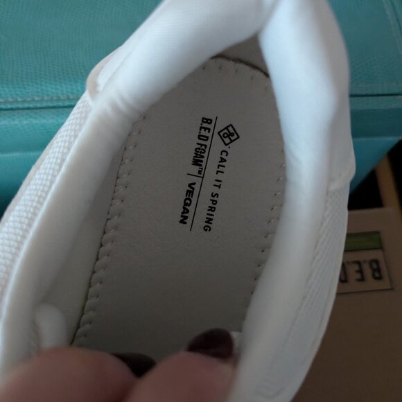 Women's Call it Spring - White Bed Foam Vegan Chunky Sneakers 7.5 - Picture 5 of 8